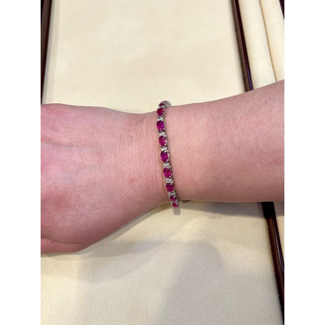 11 Ct Oval Rubies and Diamond Tennis Bracelet 14 Karat Yellow Gold For Sale - Image 4 of 18