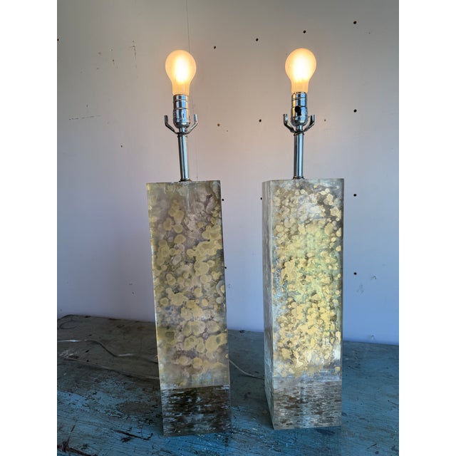 Gold Vintage Heavy Pair of Fractal Resin Table Lamps - Gold Modernist Glam in Style of Romeo Rega Lucite - 20" Tall Rectangle Base For Sale - Image 8 of 18