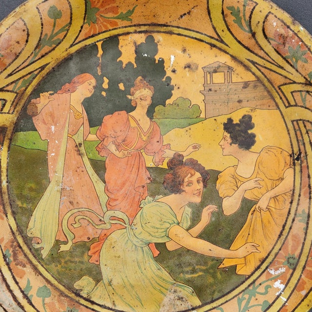 Art Nouveau Tin Plate, 1920, in Very Good conditions. Designed 1890 to 1919