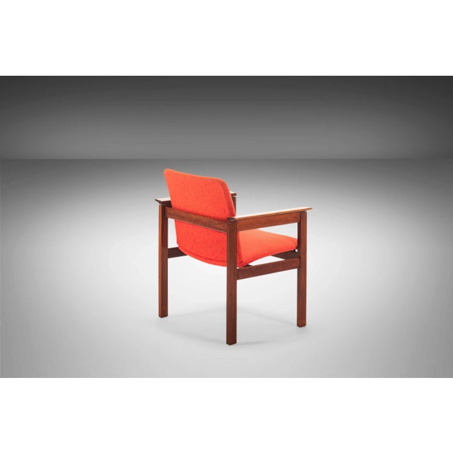 Jens Risom Accent Chairs in Original Red Upholstery on a Refinished Walnut Frame, USA, circa 1960s - A Pair For Sale In Orlando - Image 6 of 13