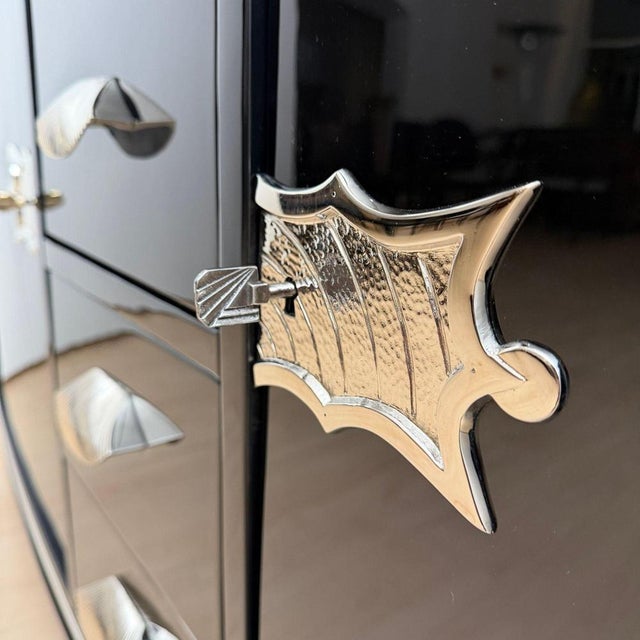 Black Art Deco Sideboard in Black Lacquer, Maple & Chrome, France, 1930 For Sale - Image 8 of 18