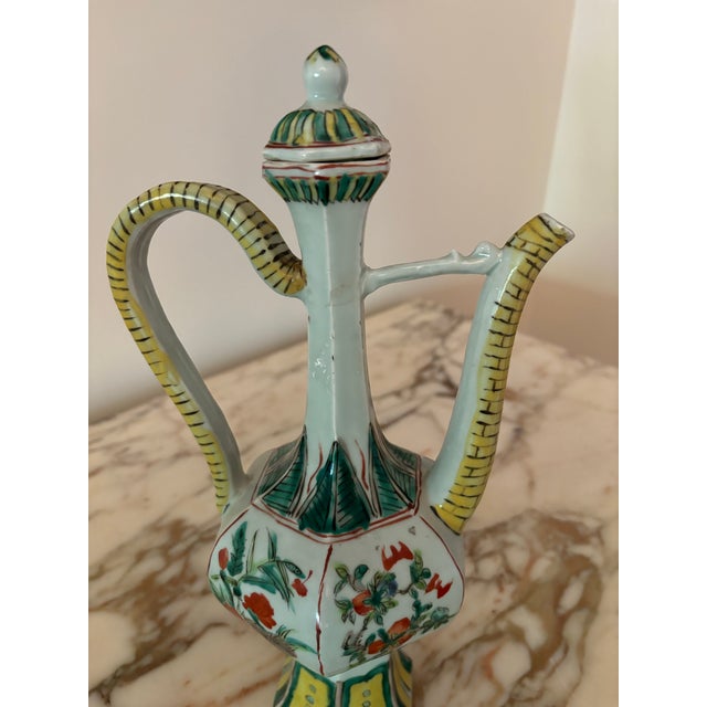 Early 20th Century Vintage Chinese Ceramic Familie Verte Hexagonal Ewer For Sale - Image 5 of 9