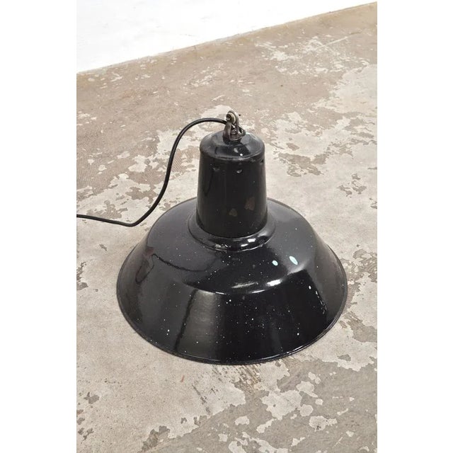 Beautiful enamel factory lamp Dimensions: diameter 40 cm / H32 cm The lamp has been cleaned and fitted with a new...