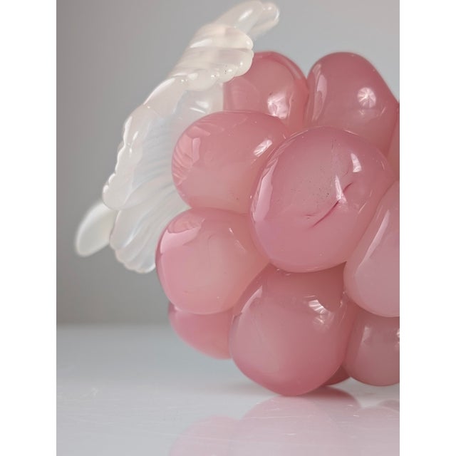 Mid-Century Murano Glass Grape Bunch Sculpture in Pink and Translucent White, 1950s For Sale - Image 6 of 10