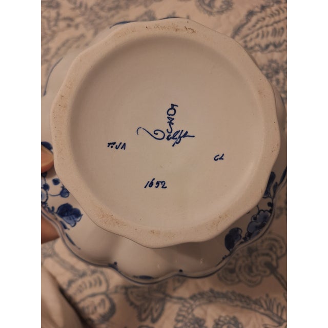 Royal Delft 1967 Royal Delft Hand-Painted Blue & White Pedestal Fruit Bowl - Shape 1652 For Sale - Image 4 of 5
