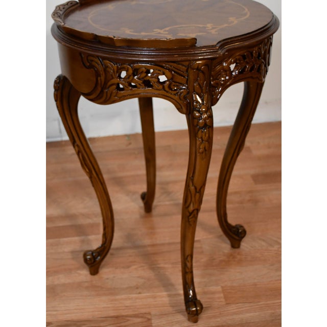 1920s Antique French Louis XV Walnut & Satinwood Inlay Side / End Table For Sale - Image 9 of 10