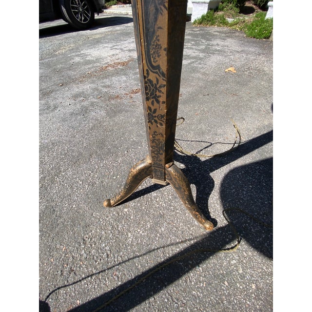Traditional Early 20th Century Pair of Chinoiserie Floor Lamps With Silk Shades For Sale - Image 3 of 12