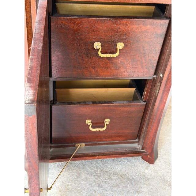 1914 Edison Disk Phonograph Model C-250 With 100 Edison Records Original Oil Can & Brush, Accessories For Sale - Image 9 of 18