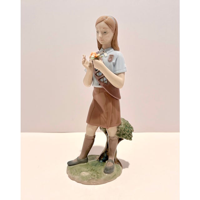 Lladro Year of the Girl / Girl Scout Brownie Porcelain Figurine For Sale - Image 15 of 15
