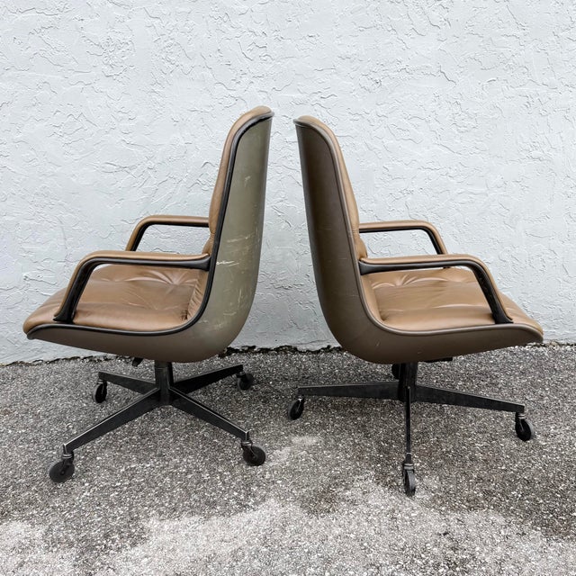 Steelcase 1976 and 1981 Vintage Office Chairs by Steelcase - Set of 2 For Sale - Image 4 of 12