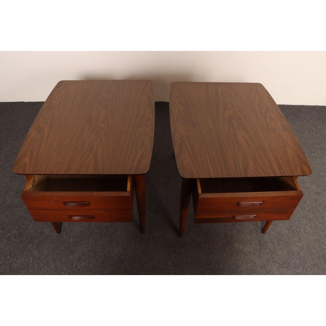 Pair of Vintage Laminate and Walnut Single-Drawer Nightstands / End Tables by Lane For Sale - Image 12 of 18