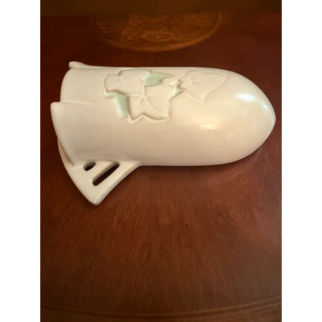 1950s Roseville Silhouette White W/Turquoise 1950 Pottery Wall Pocket 766-8 For Sale - Image 5 of 9