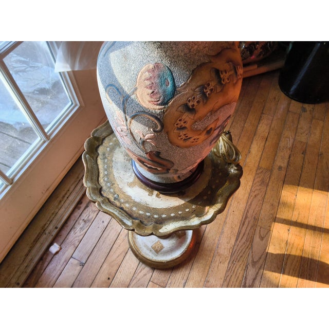 Mid-Century Modern Vintage Frederick Cooper Table Lamp Features a Chinoiserie Bird Design For Sale - Image 3 of 11