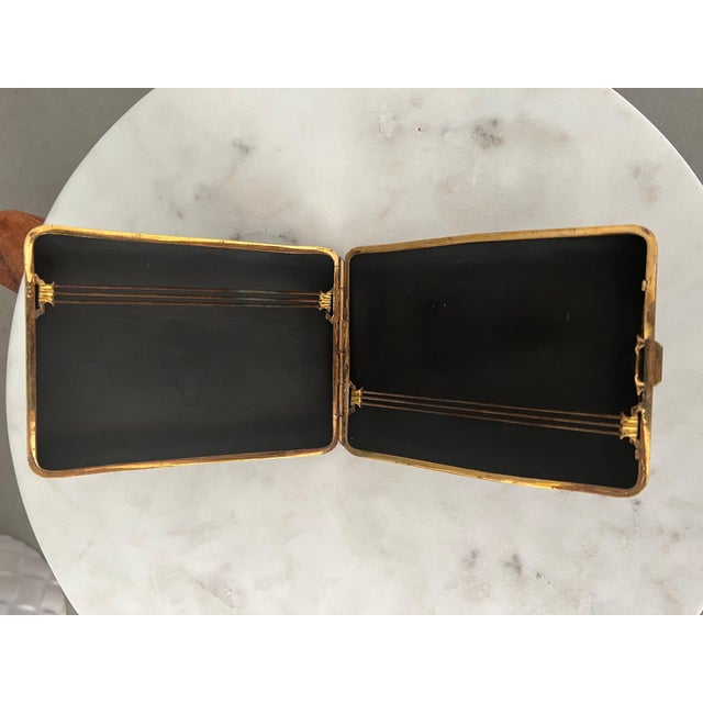 Vintage Japanese Golden KOMAI SOUVENIR of HONG KONG Cigarette Case+Lighter Set For Sale In New York - Image 6 of 18