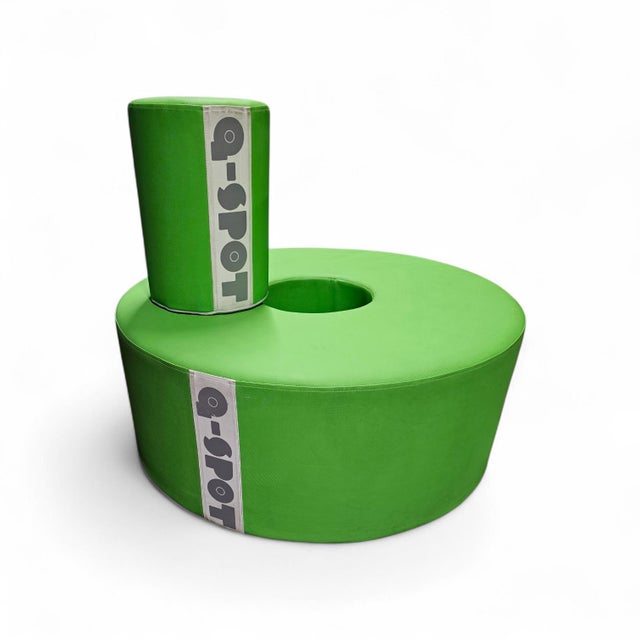 Q-Spot Sitting Donut with Small Stool in Vinyl and Polyether, Set of 2 For Sale - Image 10 of 10