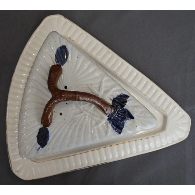 Late 19th Century Late 19th Century English Victorian Ironstone Porcelain Japonisme Imari Style Floral Tree Motifs/Branch-Form Handle Cheese Keeper For Sale - Image 5 of 7