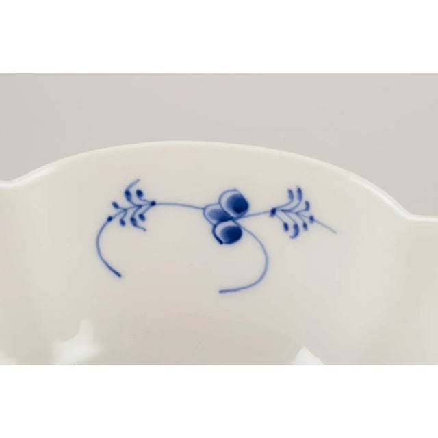 1970s Gravy Boat on Foot Hand-Painted in Blue from Royal Copenhagen, 1970s For Sale - Image 5 of 9