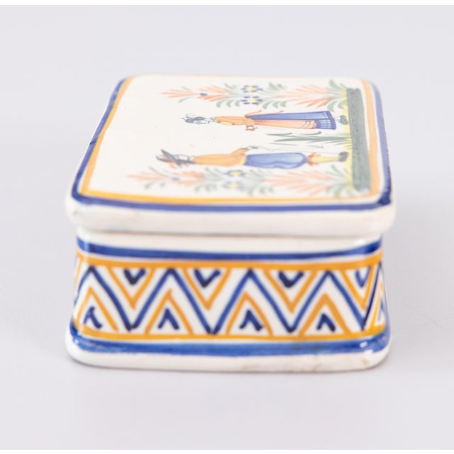 Henriot Quimper Antique French Faience Quimper Lidded Trinket Box For Sale - Image 4 of 9