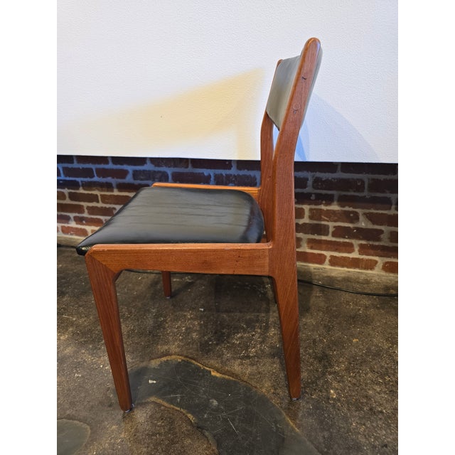 Mid-Century Modern 8 Teak & Black Danish Dining Chairs MCM Vintage For Sale - Image 3 of 12
