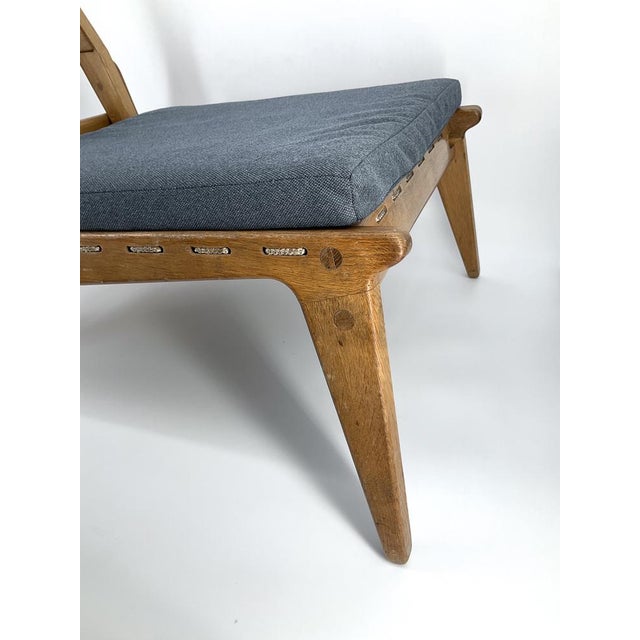 A low armchair *is often referred to as "hunting chair" *thanks to the research by nabyteque.de, the origin of this...