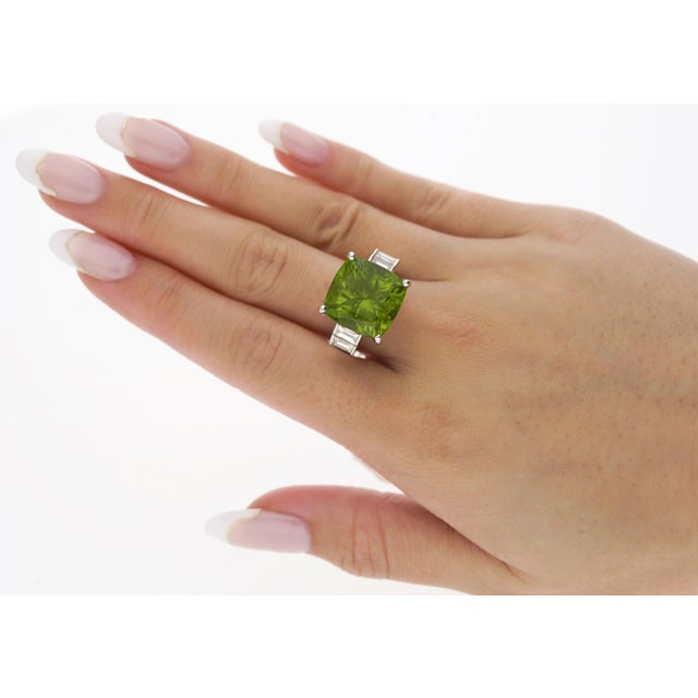 Green Vintage 14.11 Carat Peridot and Baguette Cut Diamond in 18k White Gold Ring, Size 6 For Sale - Image 8 of 8