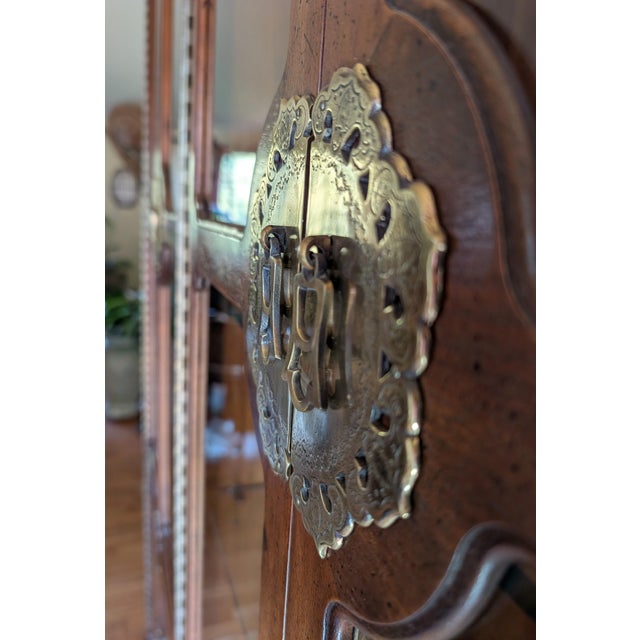 Vintage 1981 Henredon Asian Inspired China Cabinet For Sale - Image 11 of 18