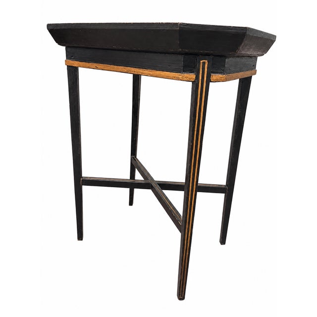 1930s–1940s Vintage Chinoiserie Black & Gilt Tray Table For Sale - Image 17 of 18