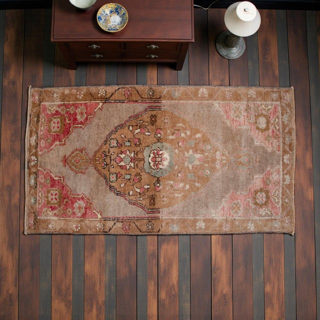 Farmhouse Vintage Turkish Small Rug Faded Pink Brown Hand Knotted Door Mat 20"x37" For Sale - Image 3 of 13
