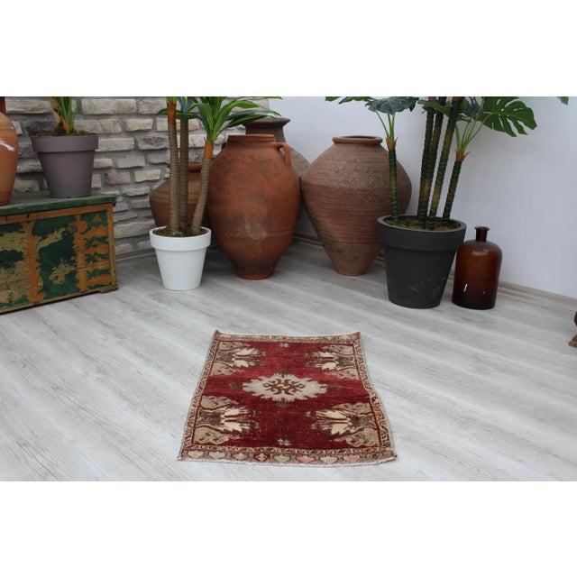 Small Sized Vintage Turkish Rug - 21.5"x32" For Sale - Image 9 of 10