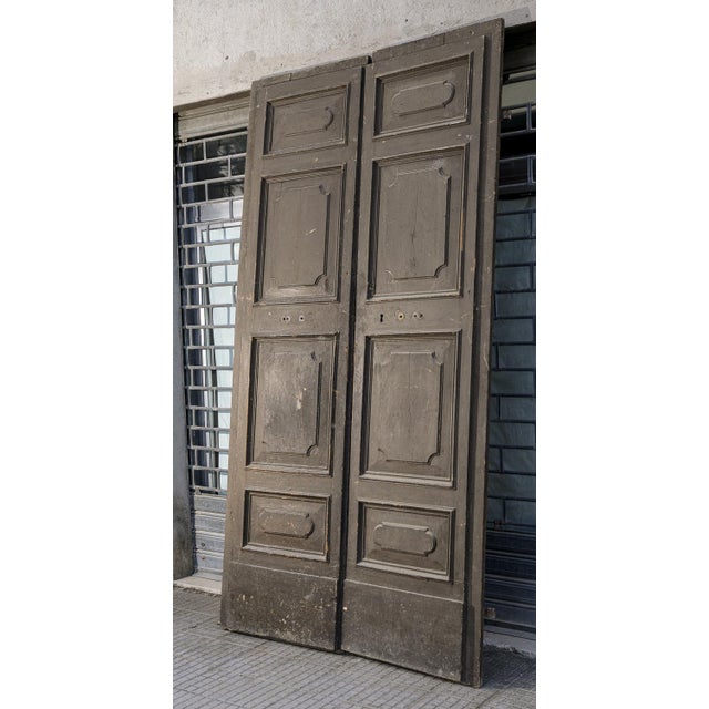 Baroque Large 17th Century Louis XIV Double Door with Signs and Traces of Lacquering Decorations, Italy For Sale - Image 3 of 18