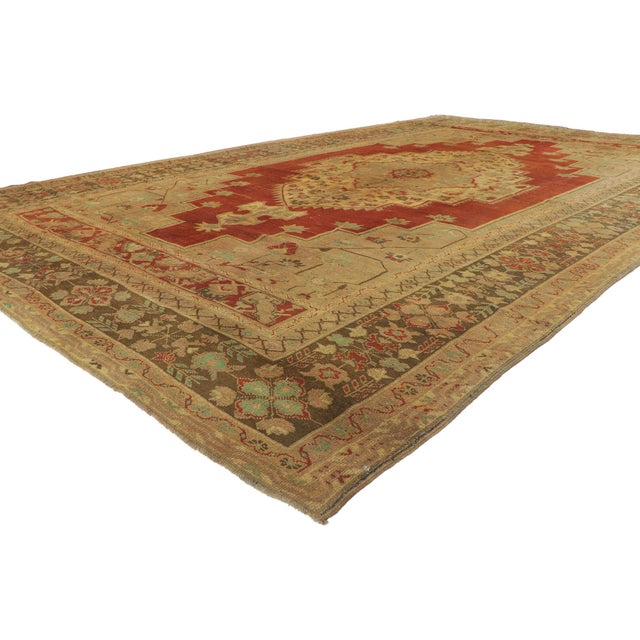 The Sultan’s Ascent: A Vintage Turkish Oushak Masterpiece of Courtly Grace This hand-knotted wool vintage Turkish Oushak...