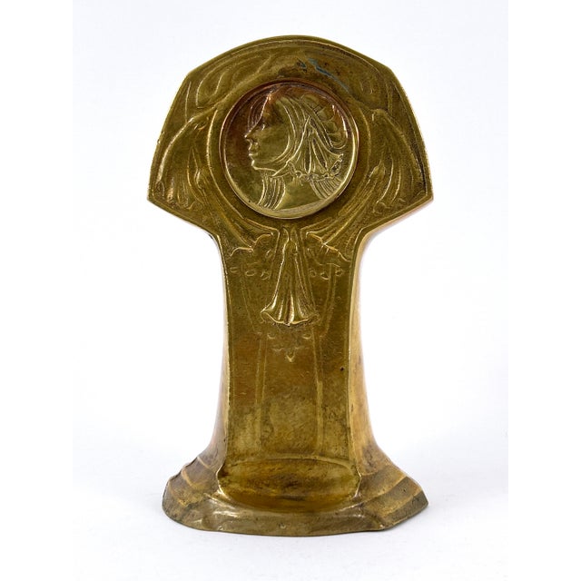 Rare and highly decorative Art Nouveau design table clock or mantel clock. Designed ca. 1900. Manufactured probably in...