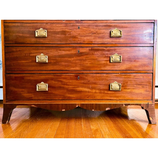 Neoclassical Antique Late 1700s Neoclassical British Mahogany Chest of Drawers For Sale - Image 3 of 12