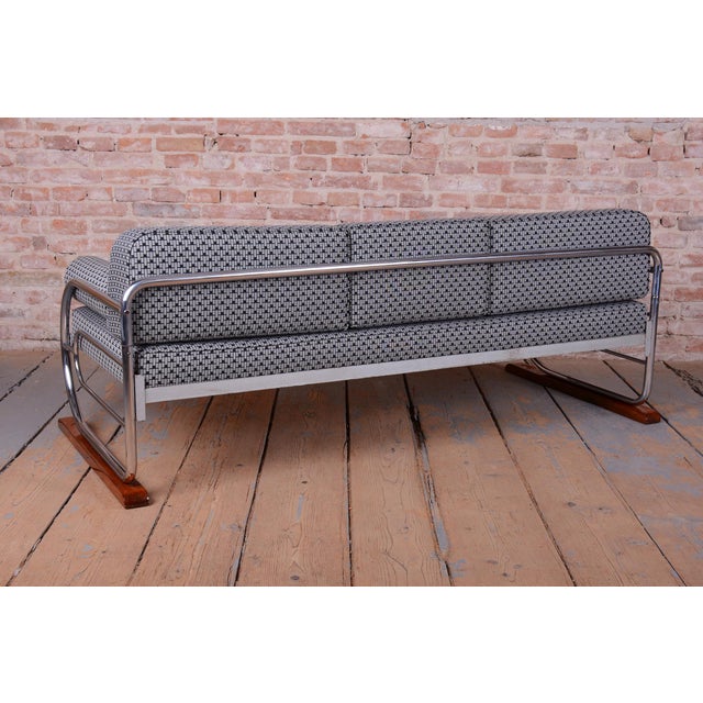 1930s Bauhaus Sofa in Chrome and Beech from Robert Slezak, Czech, 1930s For Sale - Image 5 of 18
