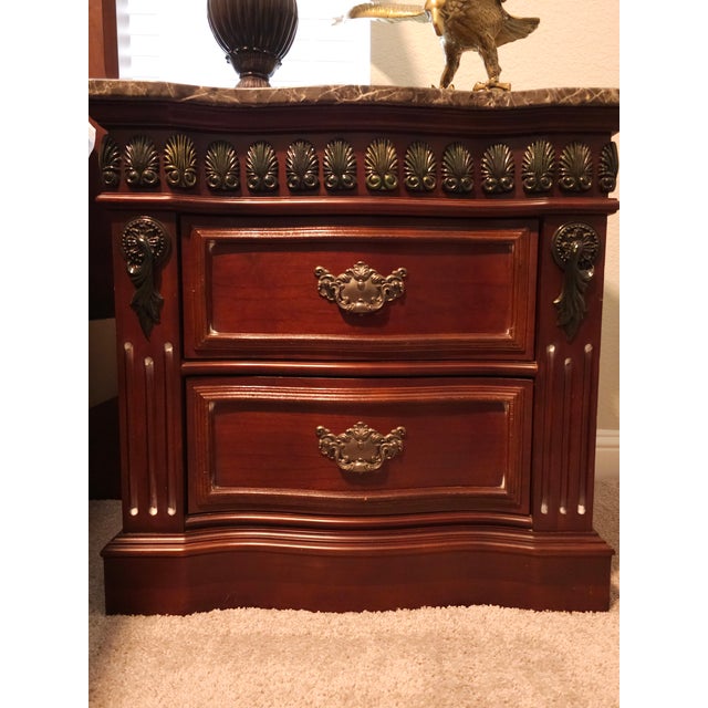 Late 20th Century Pulaski Carved Solid Mahogany Queen Size 5 Piece Bedroom Set For Sale - Image 11 of 13
