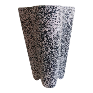 ​Vintage 1950s Mid-Century Modern Kenwood Stardust Tricorn Vase by Shawnee