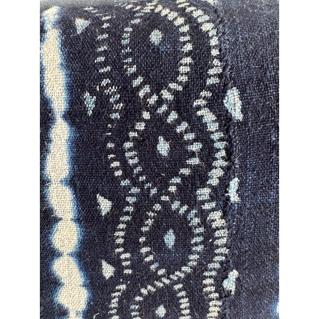 Tribal Indigo-Dyed Tribal Textile Pillow in Cotton and Linen, Modern Design For Sale - Image 3 of 8