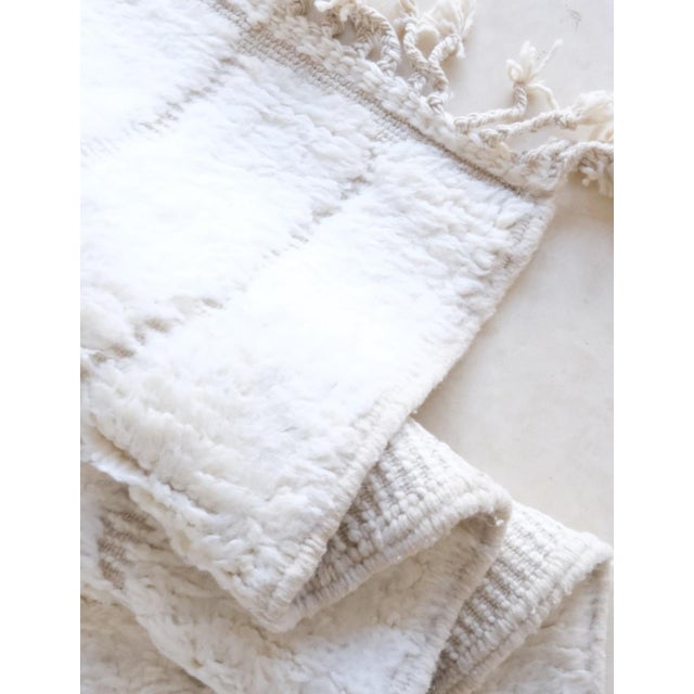 Mid-Century Modern Beni Ourain Moroccan Rug - 9.6 X 6.7 Ft For Sale - Image 3 of 8