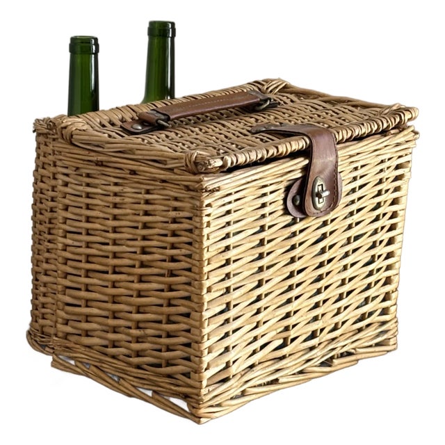 Mid-20th Century Wicker Picnic Basket For Sale