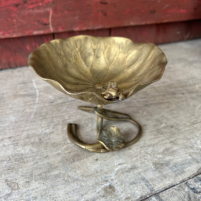 Vintage Brass Lily Pad Pedestal Bowl With Frog Accent For Sale - Image 9 of 12