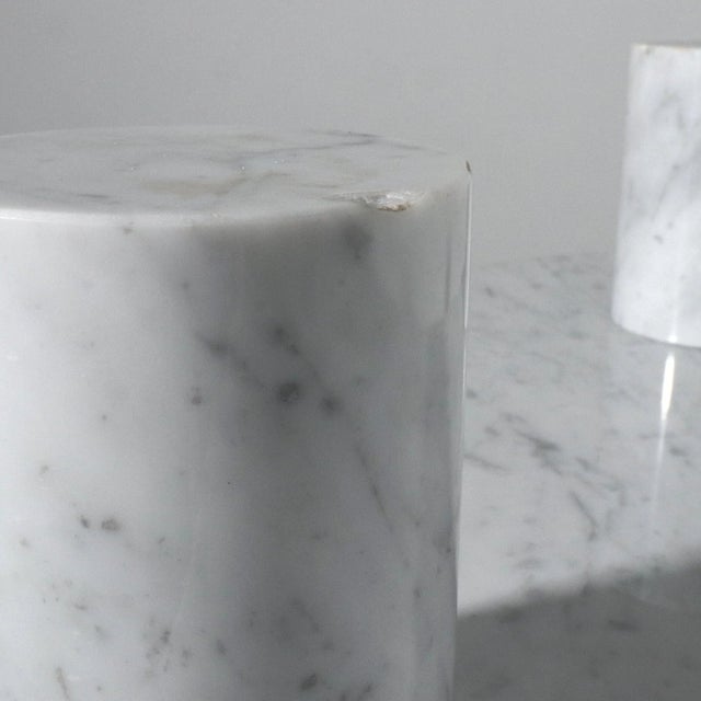 90s Mario Bellini "Il Colonnato" Style Carrara Marble Cylinder Transverse Leg Live Edge Table For Sale - Image 9 of 9