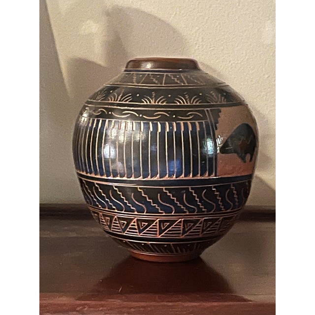 Native American Navajo Etta Halona Sgraffito Pottery Seed Pot - Heartline Bear - 6" Signed For Sale - Image 3 of 6