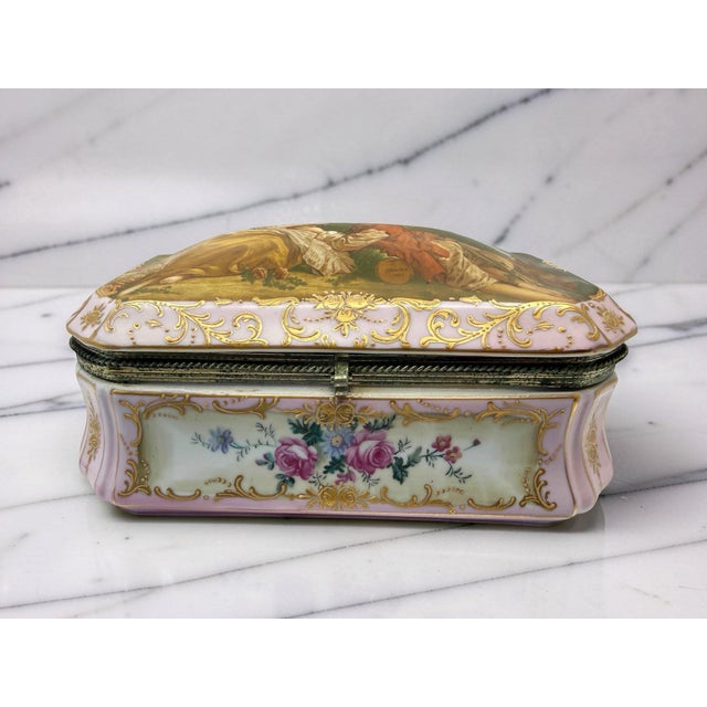 Pink Large Antique French Sèvres-Style Porcelain Bombe Casket Box | Boucher Pastoral Scene | Rose Pink & Gilt | c.1880–1900 For Sale - Image 8 of 11