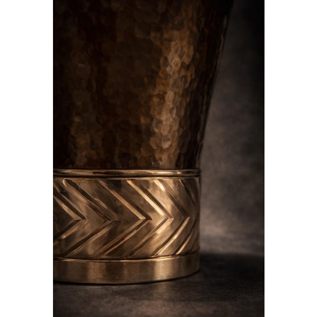 Late 20th Century Vintage Hammered Bronze Table Lamp With Chevron Nickel Band & Linen Shade – Sculptural Designer Style – 34” For Sale - Image 5 of 12