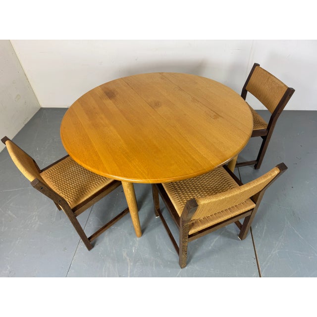Brown Mid-Century Danish Round Extendable Dining Table in Oak by Kurt Østervig for Brødere Andersen, 1960s For Sale - Image 8 of 17