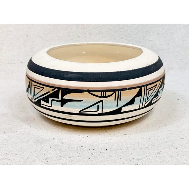 Vintage Navajo Pottery Bowl For Sale In New Orleans - Image 6 of 12