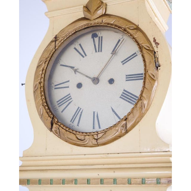 White Painted Frøken Clock with Decorative Details, Bornholm, 1790s For Sale - Image 9 of 15