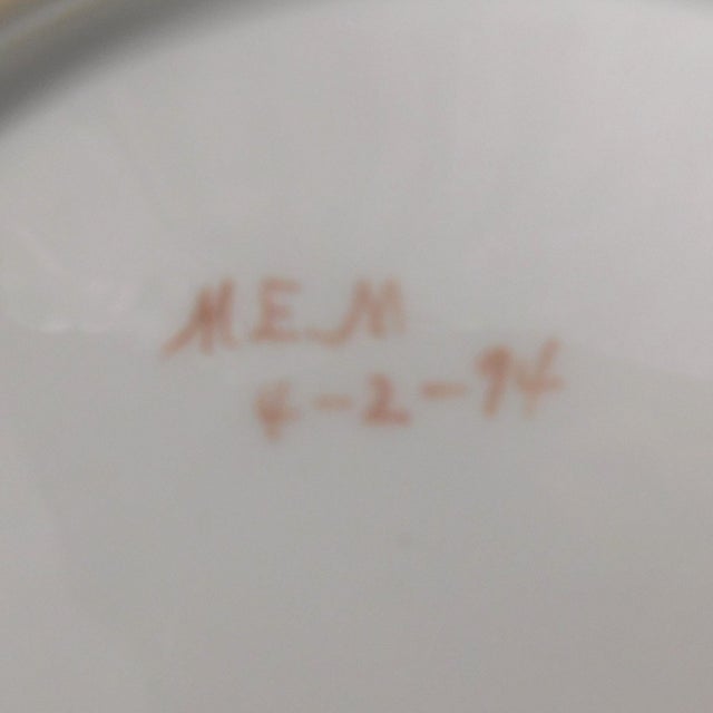 Ceramic Late 18th Century Leonard Vienna Austria Plate With Hand Painted Flowers and Raised Gold Trim For Sale - Image 7 of 7