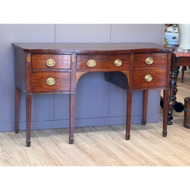 Late 18th Century English Mahogany Serpentine-Front Sideboard For Sale - Image 4 of 14
