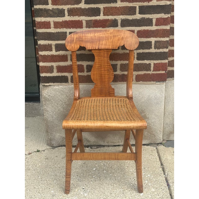 Pair of New York Curly Maple Klismos Chairs, Circa 1860. For Sale In Chicago - Image 6 of 14